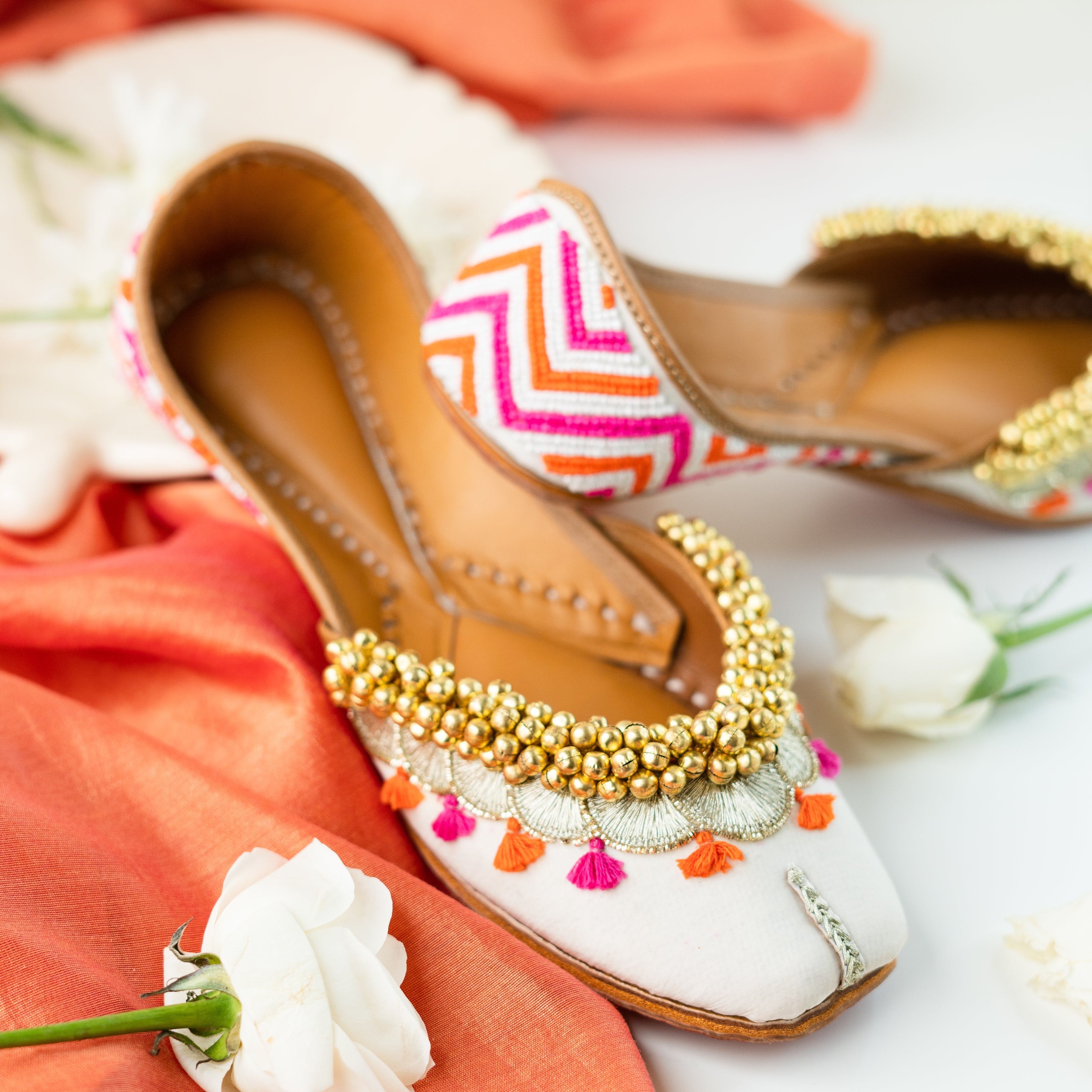 White Embroidered Ghungroo Jutti 2