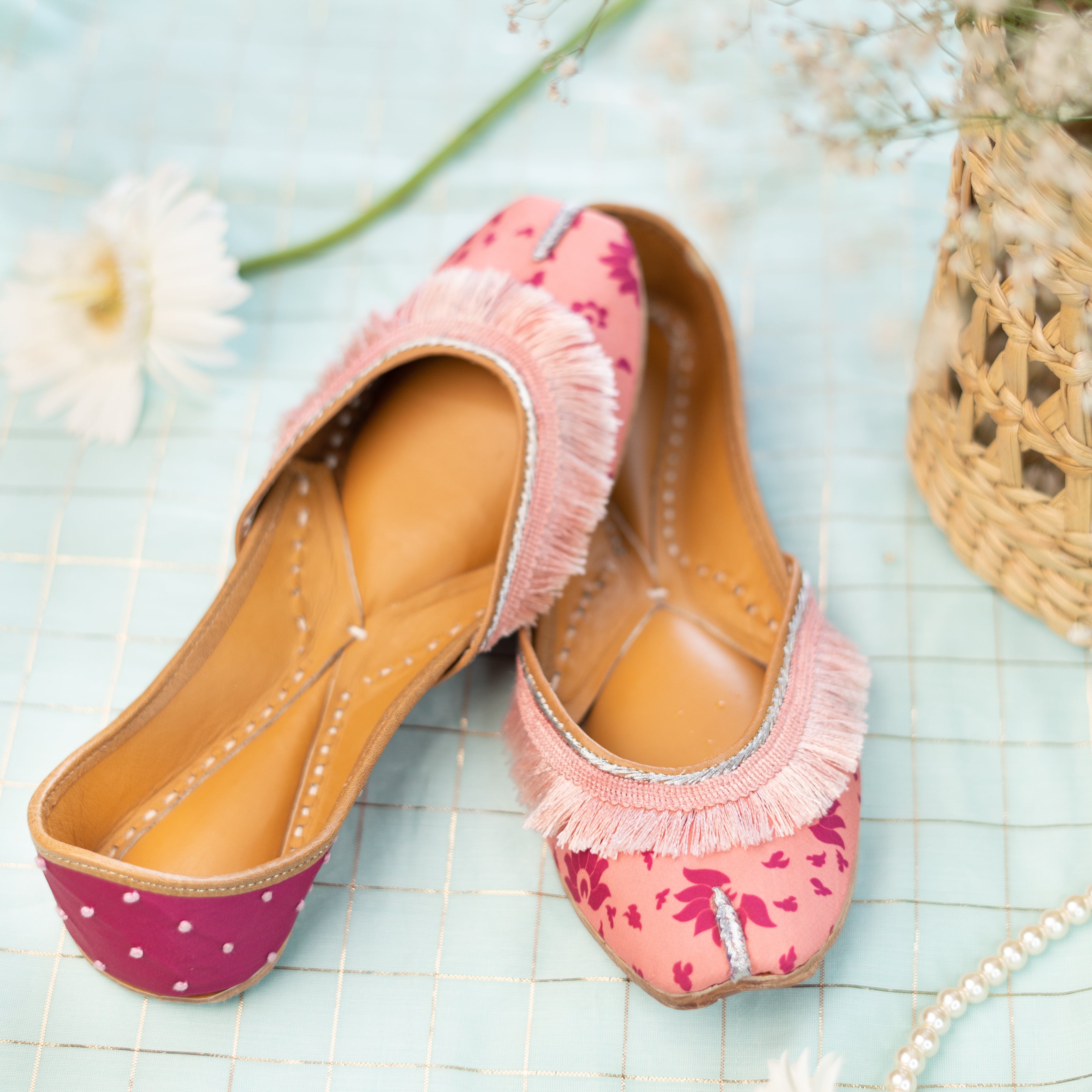 Pink French Laced Printed Jutti 4