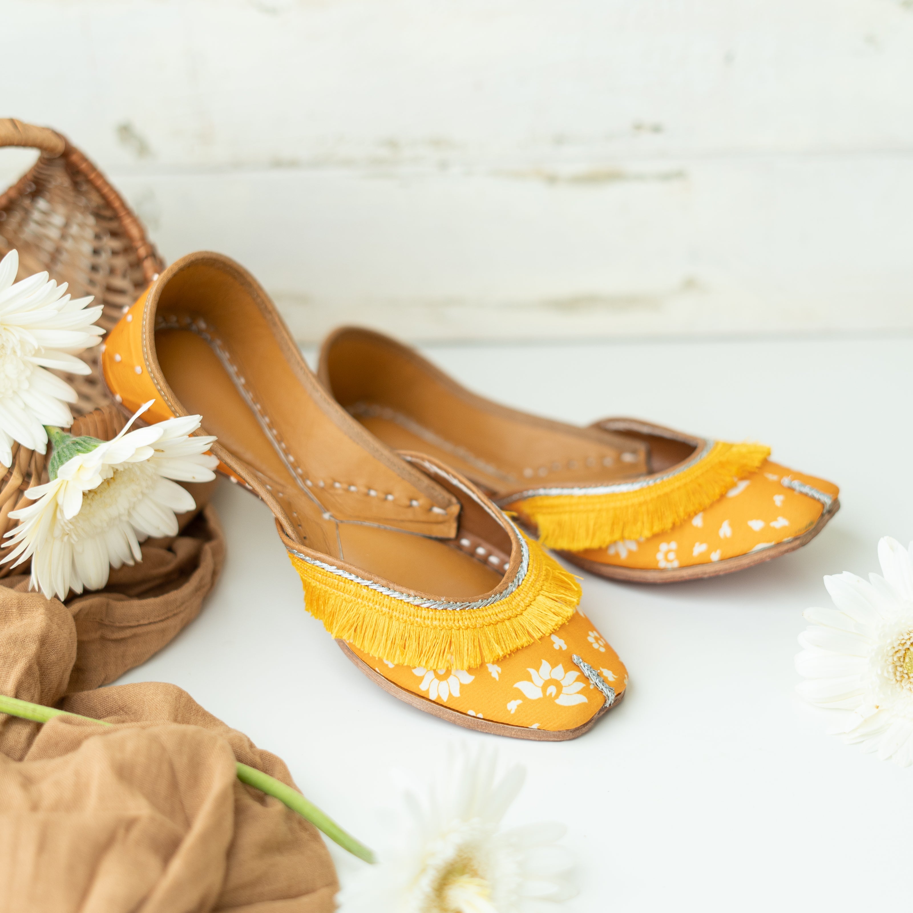 Yellow French Laced Printed Jutti 3