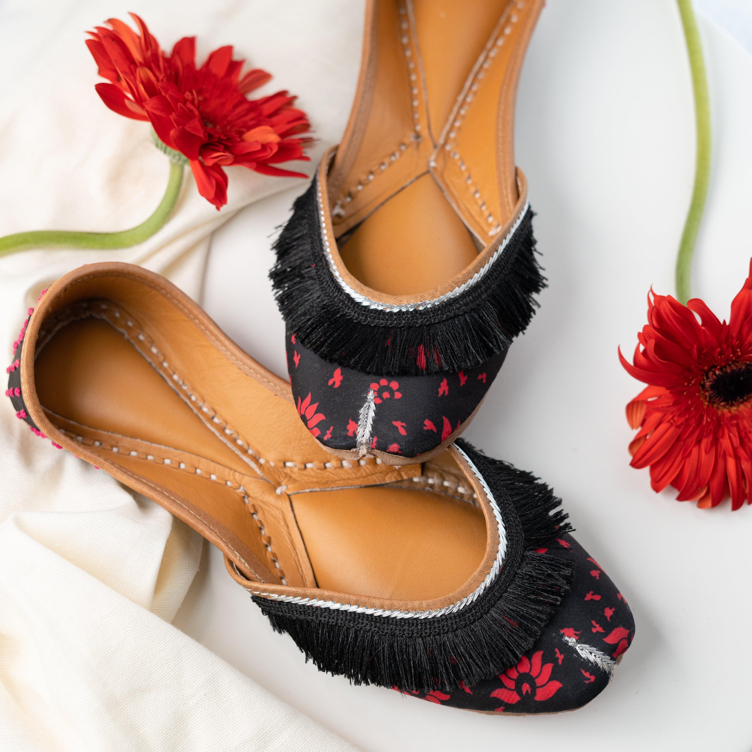 Black French Laced Printed Jutti 4